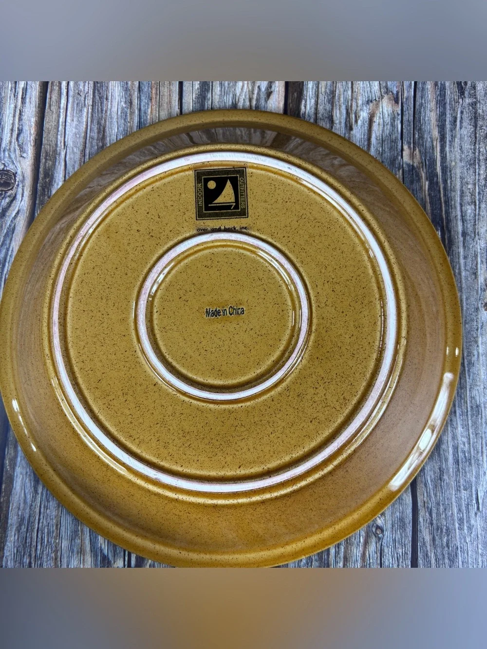 Pie Keeps Pumpkin Pie Plate & Cover - Yellow with Green Stem